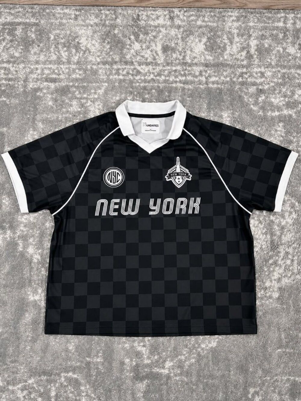 No Boundaries New York Soccer Jersey Shirt Black Checkered Y2K Men’s Medium